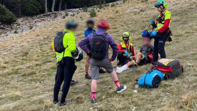 Rescat d'un ciclista accidentat amb afectació al turmell a la Coma i la Pedra, al Port del Comte Rescat d'un ciclista accidentat amb afectació al turmell a la Coma i la Pedra, al Port del Comte